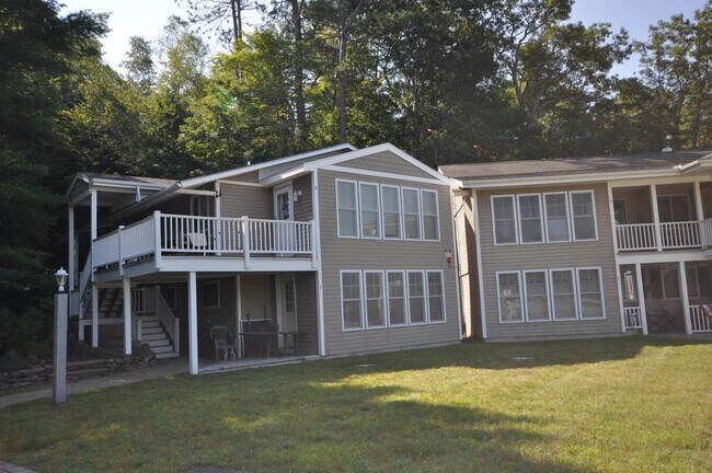 Building Photo - 1330 Lake St