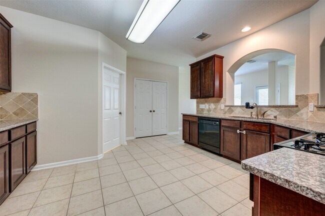 Building Photo - 7414 Compass Rose Dr