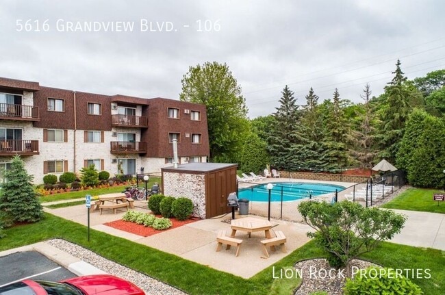 Building Photo - 5616 Grandview Blvd