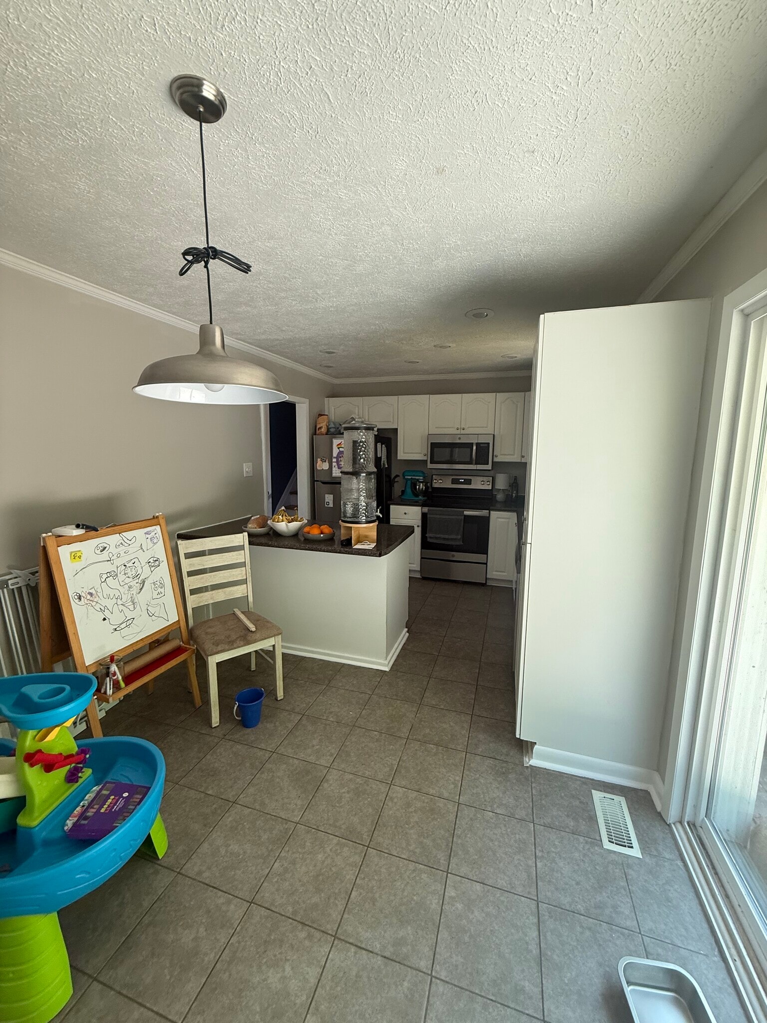 Building Photo - 747 Goodyear Dr