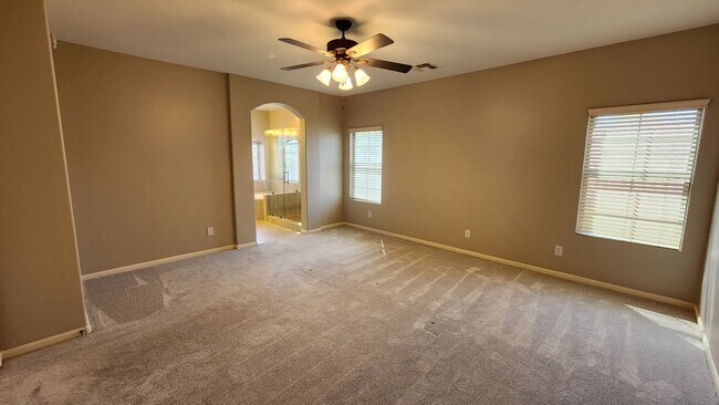 Building Photo - 4 Bedroom Home in the Kerby Estates Commun...