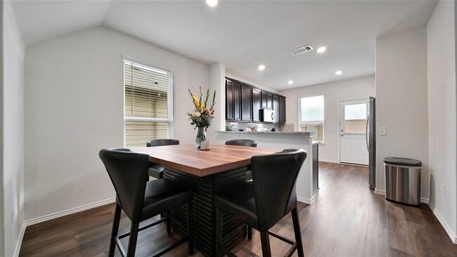 Building Photo - 5919 Waggoner Ranch Trail