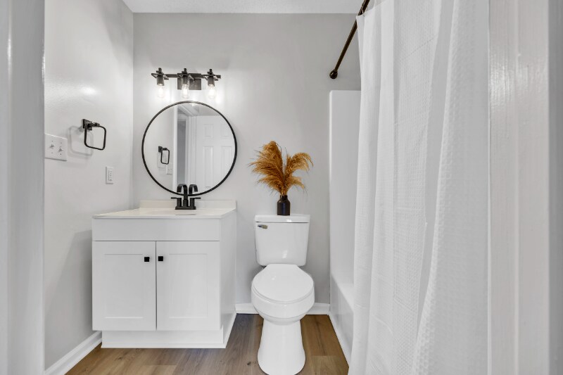 Building Photo - 801 Burcale Rd