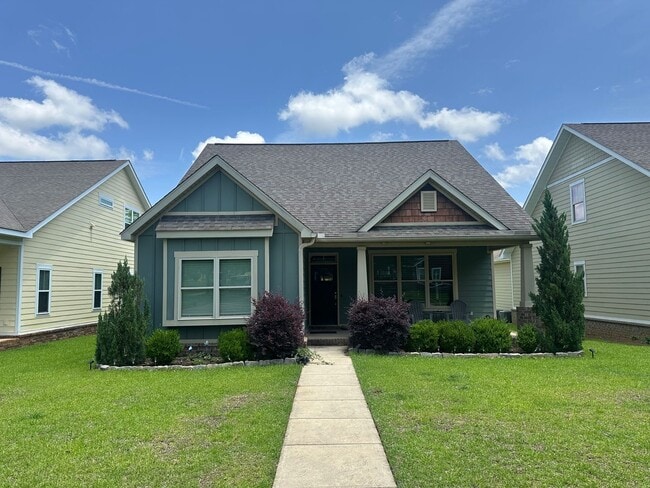 Primary Photo - Beautiful 3 BR 2.5 Bath home with bonus room