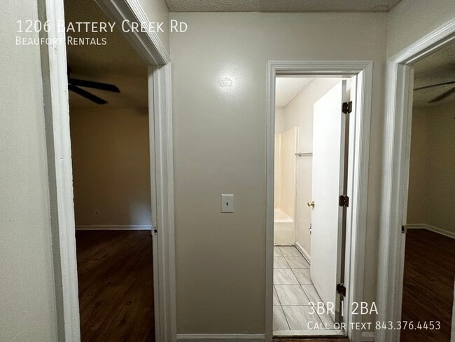 Building Photo - 1206 Battery Creek Rd