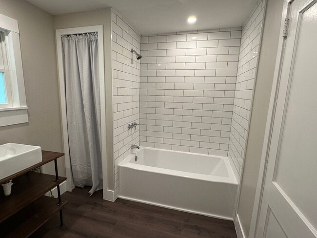 Building Photo - IMMACULATE, completely remodeled, one leve...
