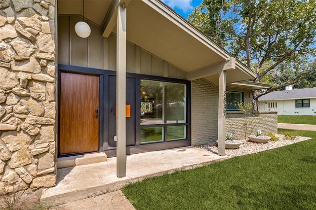 Building Photo - 3837 Clubway Ln