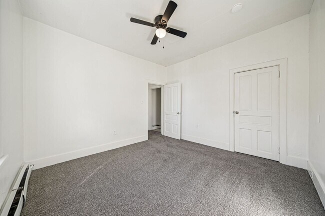 Building Photo - 623 Spruce St