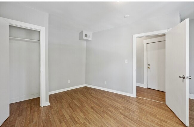 Building Photo - 32 Harding Pl