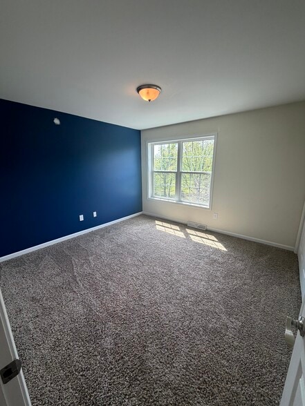 Building Photo - 1204 Admirals Walk Dr