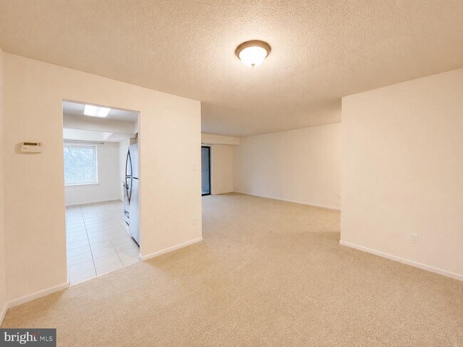 Building Photo - 10204 Bushman Dr