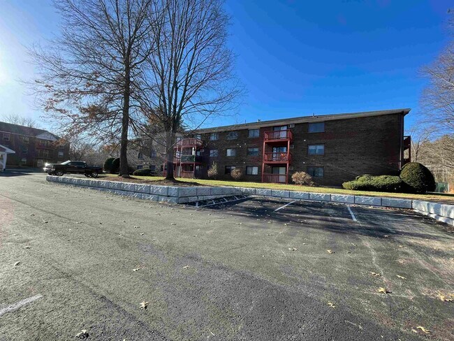 Building Photo - 99 Powers St