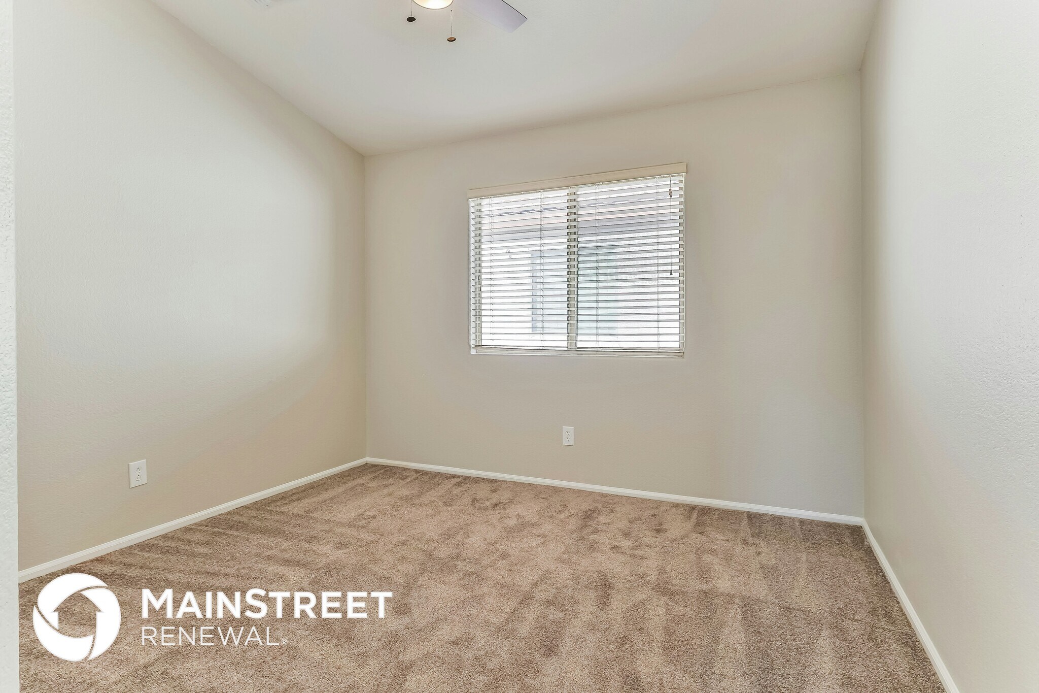 Building Photo - 41805 W Sunland Dr