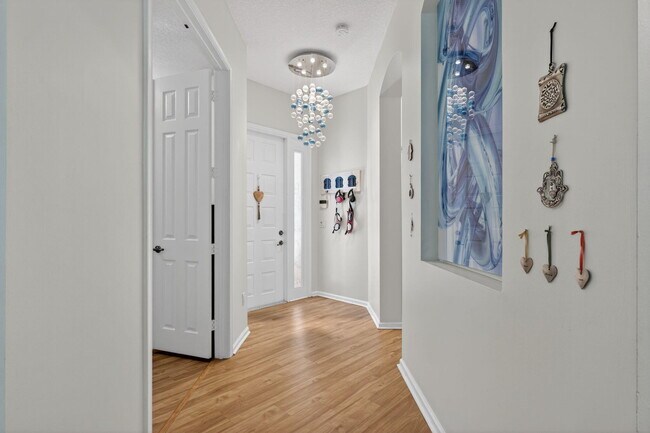 Building Photo - 6689 Southport Dr