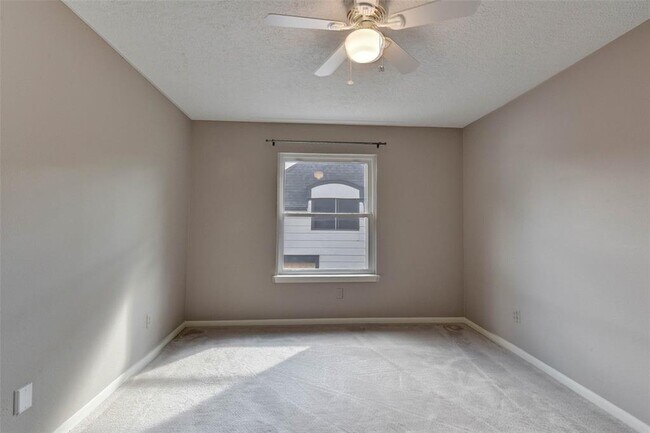 Building Photo - 20642 Laurel Lock Dr