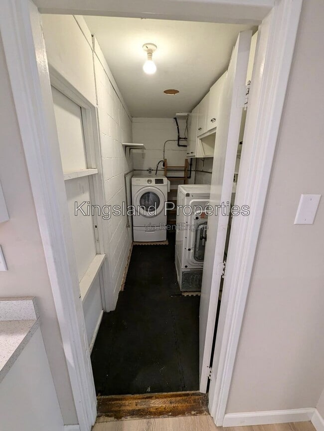Building Photo - 4101 Koeln Ave