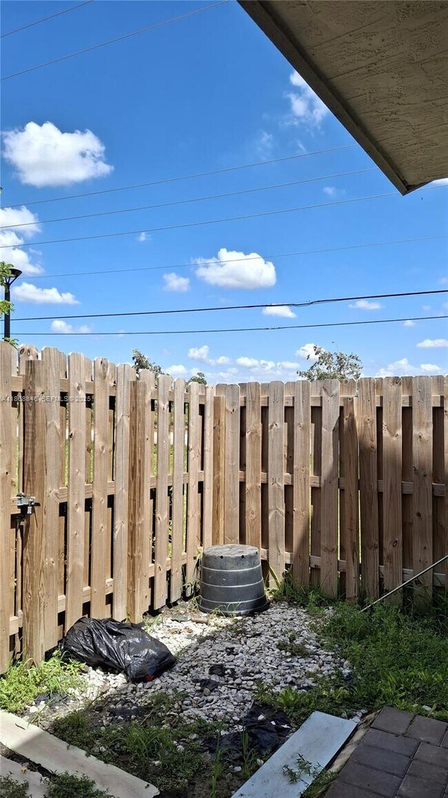 Building Photo - 26410 SW 148th Ct