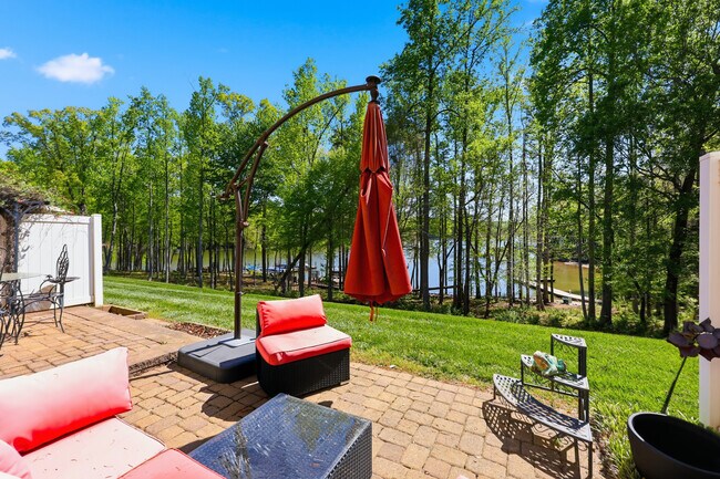 Building Photo - 4008 La Crema Dr