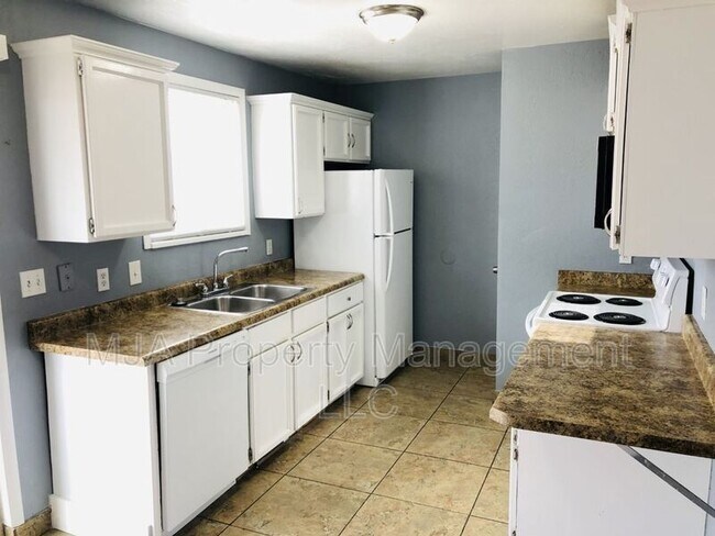 Building Photo - 5943 Lodestone Ave