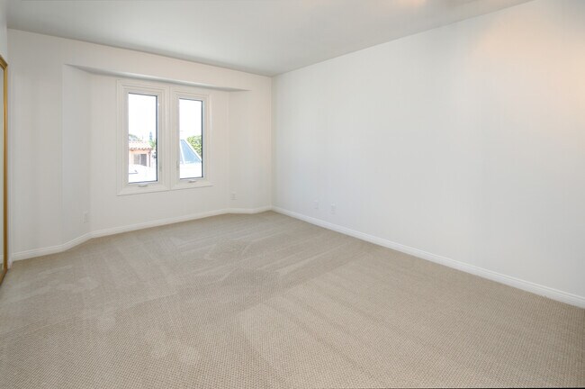 Building Photo - 1643 2nd St