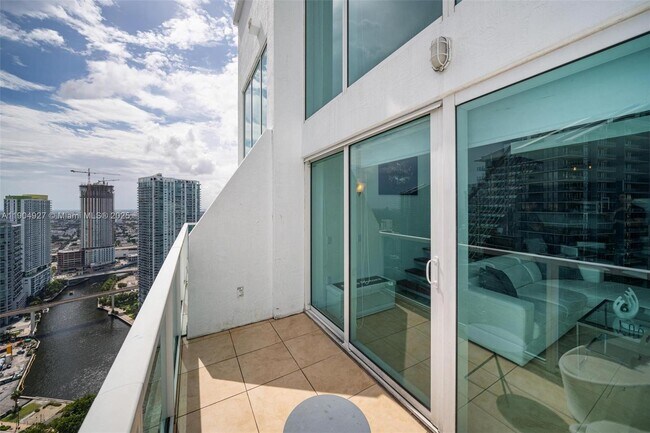 Building Photo - 41 SE 5th St