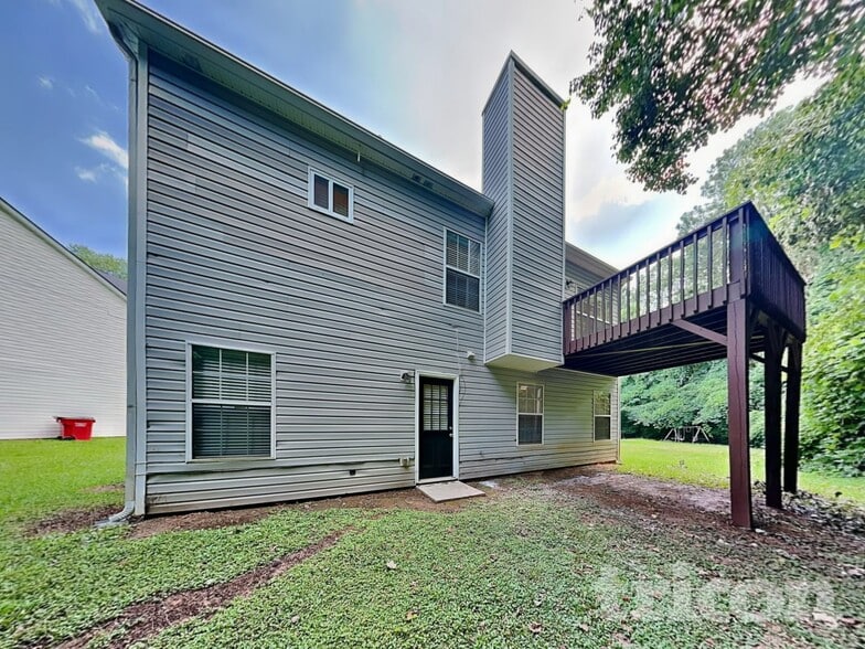 Building Photo - 1421 Highgrove Way