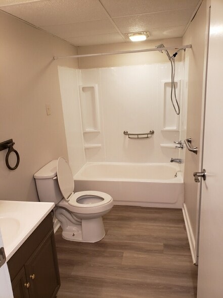 Building Photo - 107 W Biddle St