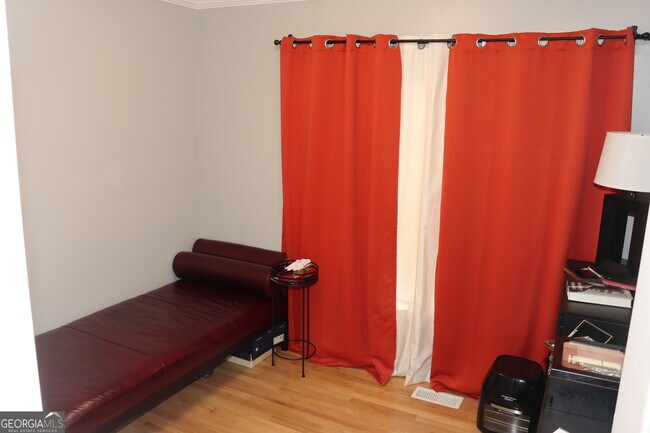 Building Photo - 518 North Ave