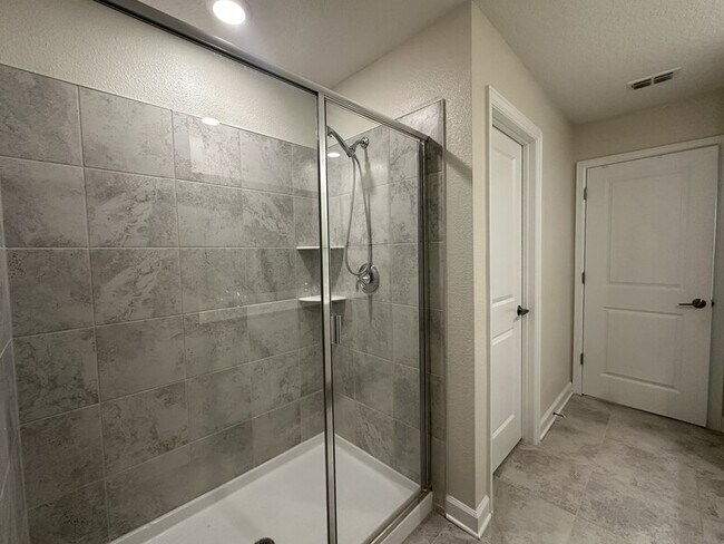 Building Photo - 1616 Oak Blossom Dr