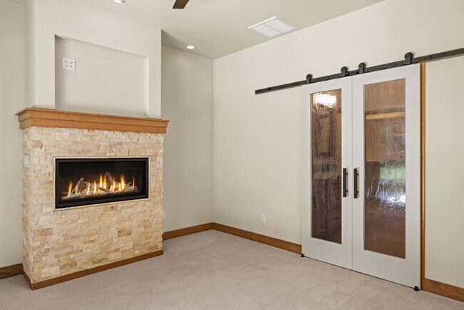 Building Photo - 21702 N Medalist Ct