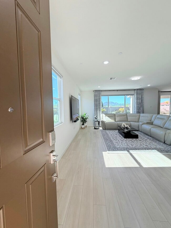 Building Photo - 5396 High Vly Ln