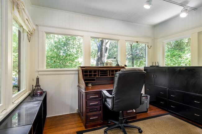 Building Photo - Vintage Craftsman Atherton Estate with Mod...