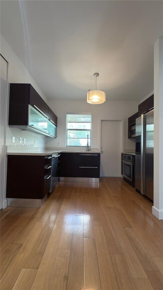 Building Photo - 2021 Meridian Ave