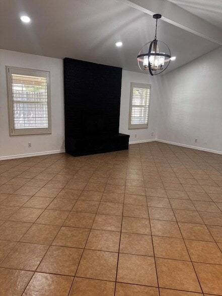 Building Photo - 403 Crenshaw Dr
