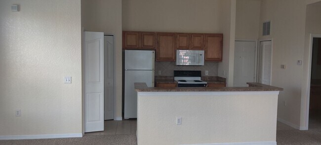 Building Photo - Serenata - 307