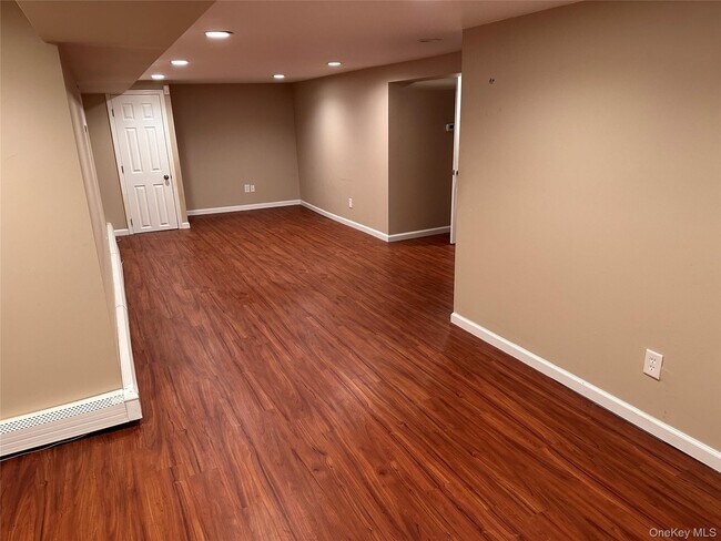 Building Photo - 91 7th St