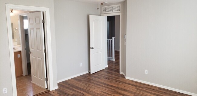 Building Photo - Stunning Estates at the Spectrum!