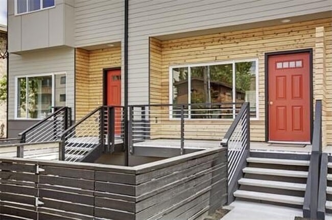 Building Photo - Modern 3 bedroom 3.5 bathroom townhouse located in Cedar Park