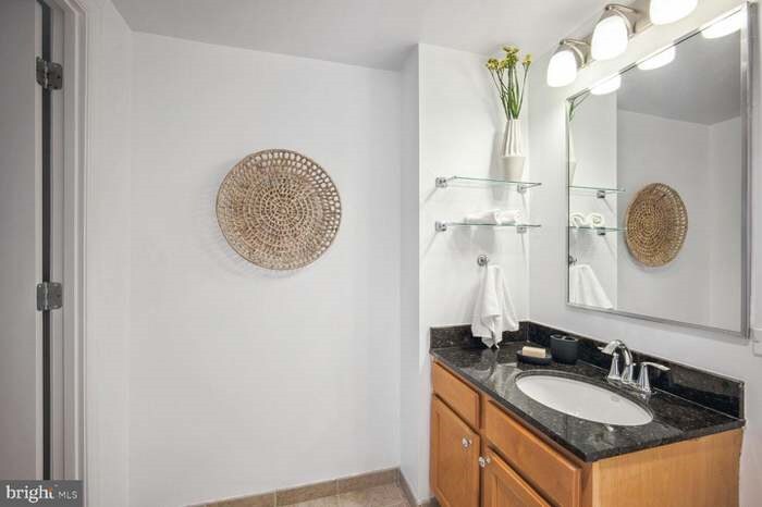 Building Photo - 880 N Pollard St