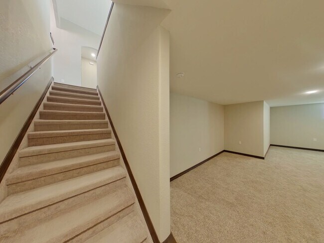 Building Photo - 1377 S Sierra Hls St