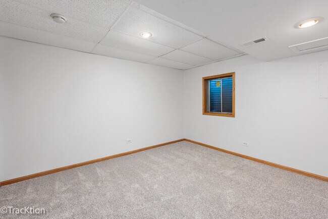Building Photo - 3081 Barnstable Ct