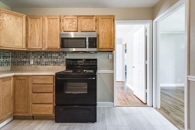 Building Photo - 6215 Laredo Ave