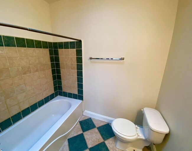 Building Photo - Exceptional 2bed/3ba Patterson Park Home - Large Rear Deck & Parking Pad!