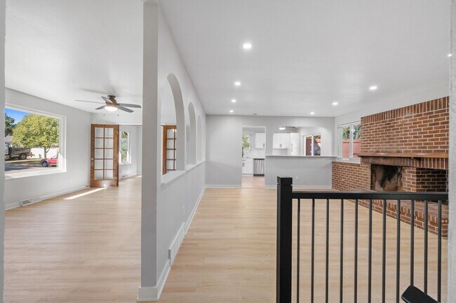 Building Photo - 4558 S Laredo St