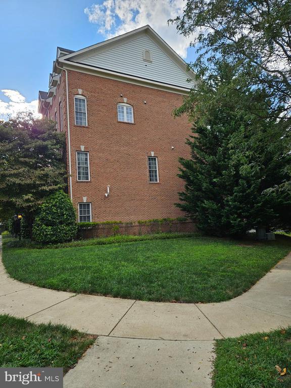 Building Photo - 603 Eden Pl