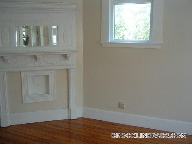 Building Photo - 123 Brook St