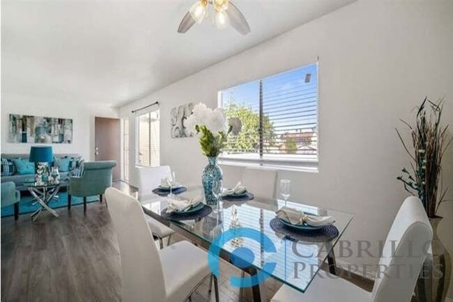 Building Photo - 4523 Winona Ave