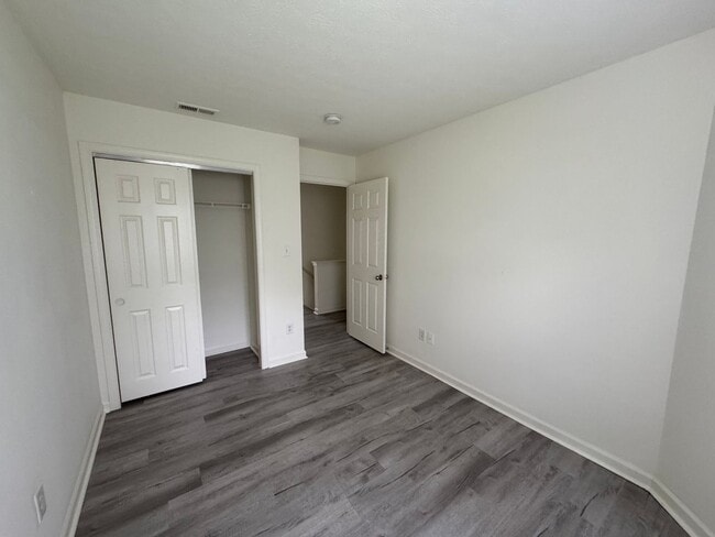 Building Photo - 1176 N Aberdeen Dr