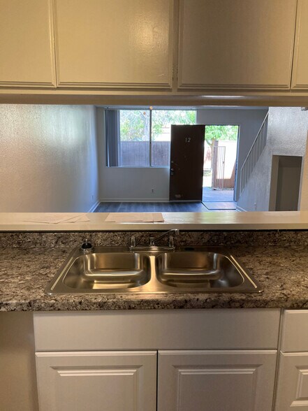 Building Photo - 43711 Challenger Way