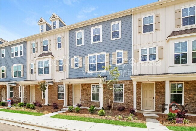 Building Photo - 7109 Brookview Ln